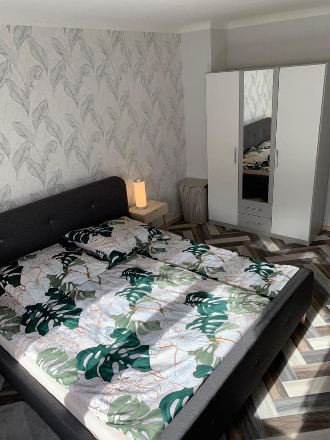 Haus Nummer Vier Neunkirchen  Bagian luar foto